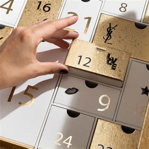 adventskalender 2021 yves saint laurent|Golden Advent Calendar .